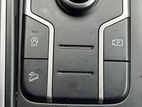 Used 2023 Kia Sorento LX FWD image 28