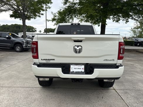 Used 2022 RAM 3500 Laramie AWD/4WD image 6