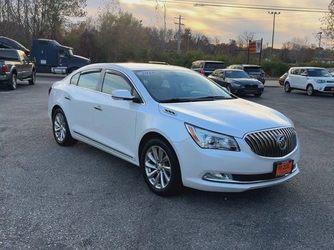 Used 2016 Buick LaCrosse Leather image 2