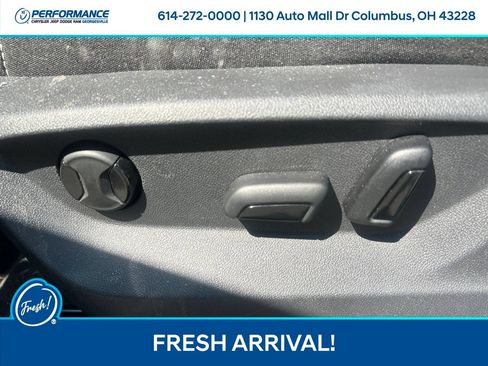 Used 2024 Volkswagen Atlas SE AWD/4WD image 18