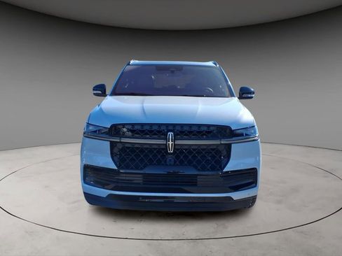 New 2025 Lincoln Navigator Reserve w/ Jet Appearance Package AWD/4WD image 14