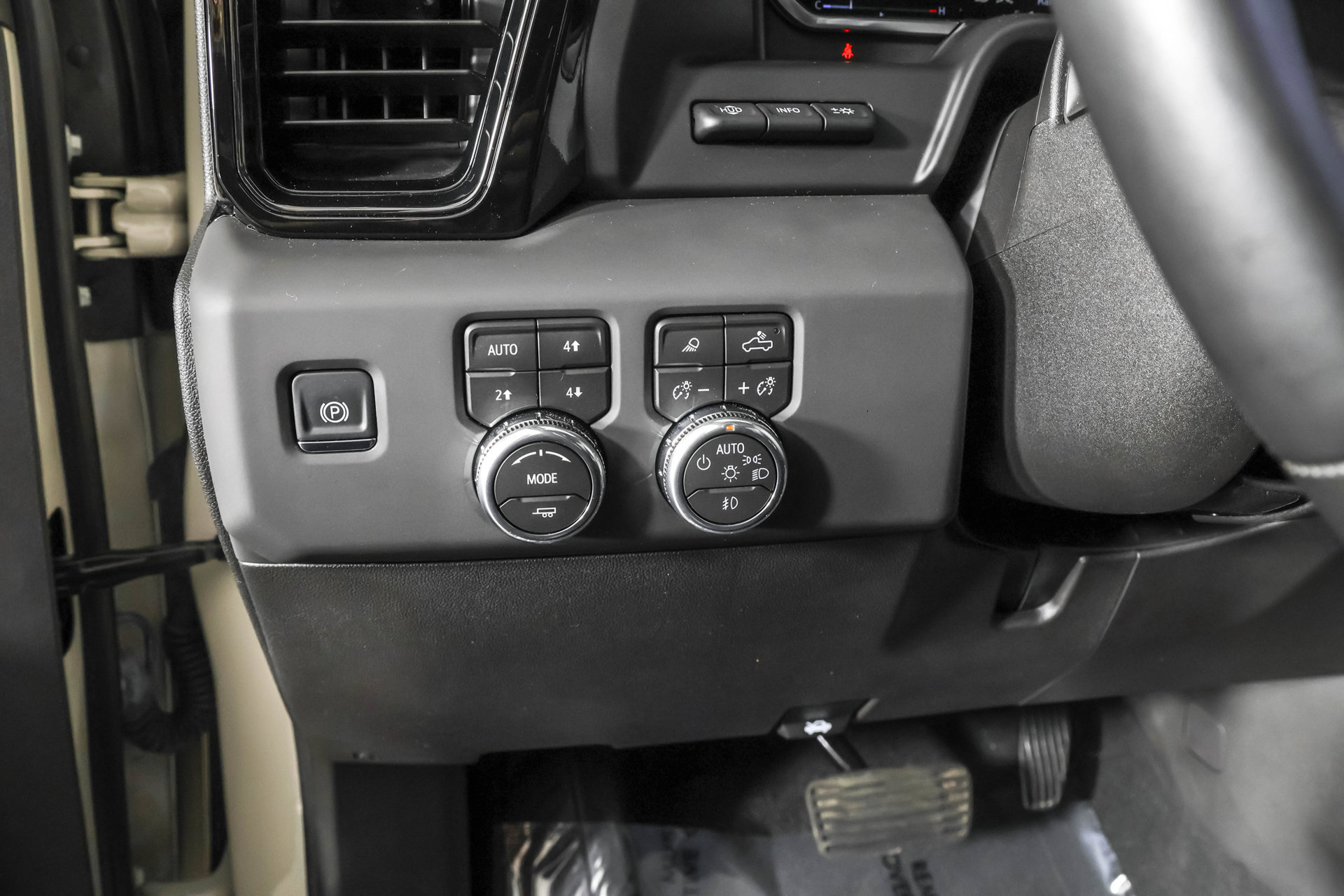 Used 2026 GMC Sierra 2500 AT4 w/ AT4 Premium Plus Package AWD/4WD image 22