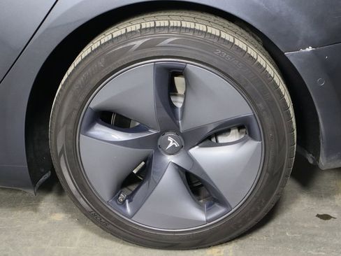 Used 2020 Tesla Model 3 Long Range image 40