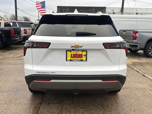 Used 2025 Chevrolet Equinox LT w/ Convenience Package II image 6