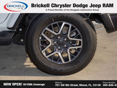 Used 2025 Jeep Wrangler Sahara image 36