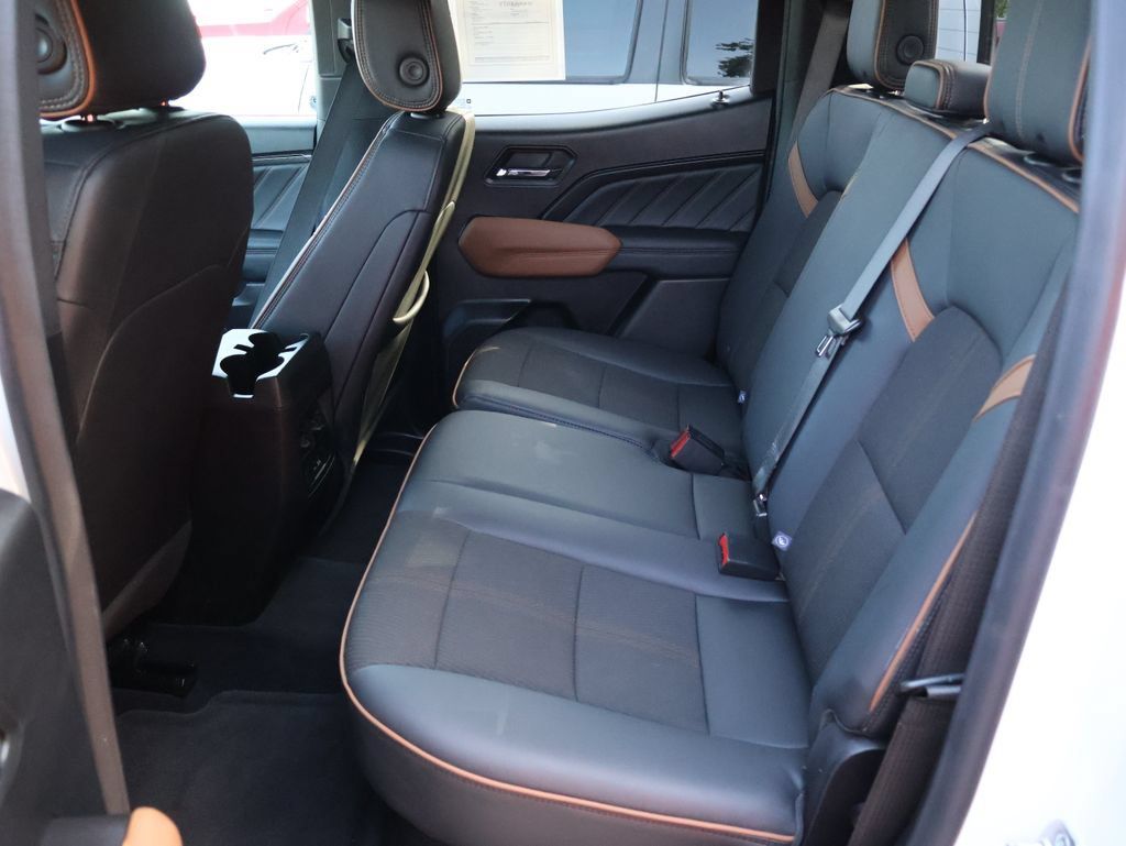 Certified 2024 GMC Canyon AT4 AWD/4WD image 8