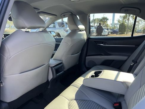 Used 2022 Toyota Camry SE image 30