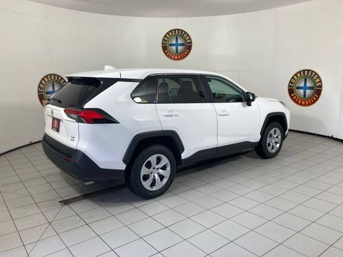 Used 2024 Toyota RAV4 LE AWD/4WD image 17