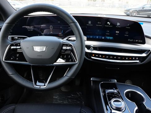 New 2025 Cadillac Lyriq Luxury image 9