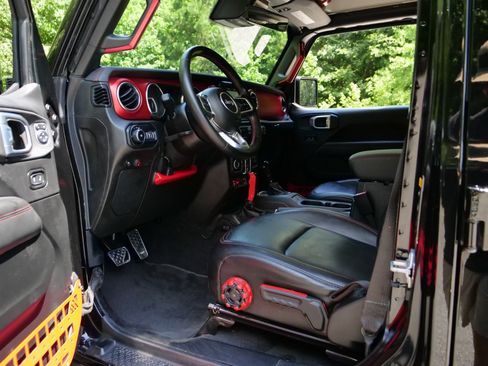 Used 2021 Jeep Wrangler Unlimited Rubicon AWD/4WD image 29