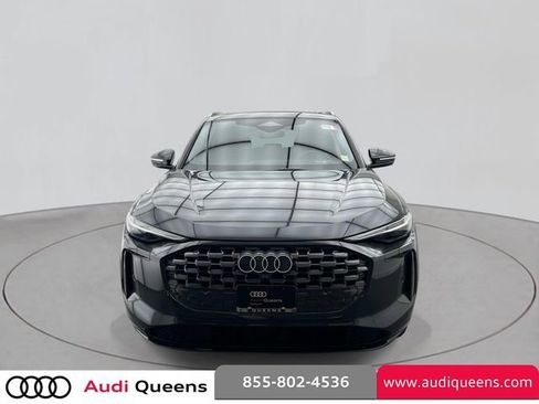 Used 2025 Audi Q5 Premium Plus w/ Premium Plus AWD/4WD image 2