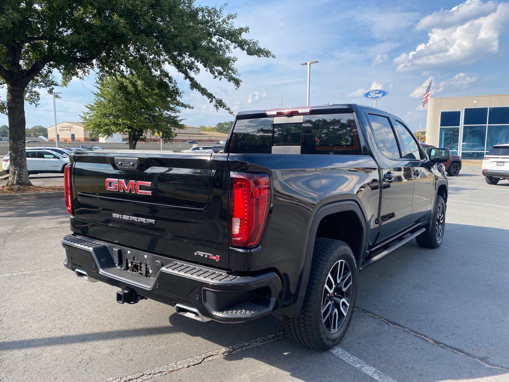 Used 2025 GMC Sierra 1500 AT4 w/ Technology Package AWD/4WD image 7