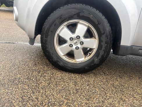 Used 2012 Ford Escape XLT FWD image 22