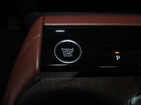 New 2026 Lincoln Navigator L Reserve AWD/4WD image 10