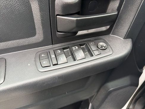 Used 2017 RAM 1500 Express AWD/4WD image 30