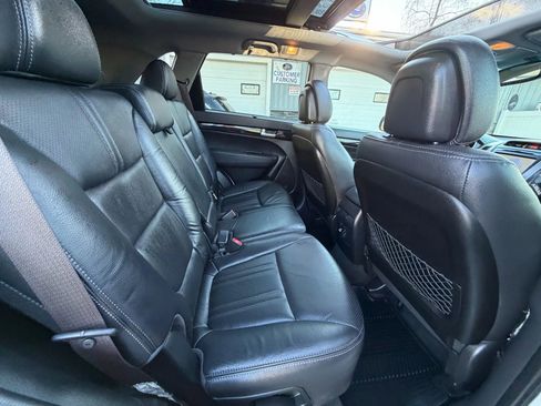 Used 2015 Kia Sorento SX image 17