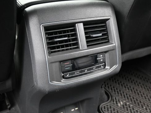 Used 2018 Volkswagen Atlas SEL Premium image 42