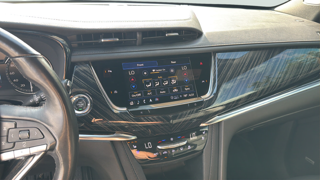 Used 2024 Cadillac XT6 Premium Luxury FWD image 17