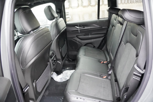 New 2027 Jeep Grand Cherokee Laredo X AWD/4WD image 11