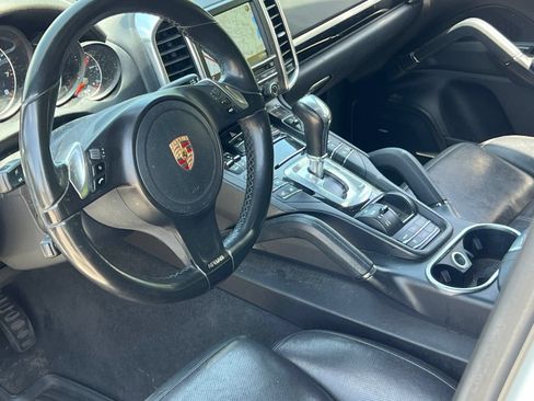 Used 2013 Porsche Cayenne AWD/4WD image 4