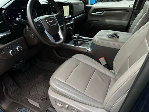 Used 2023 GMC Sierra 1500 SLT w/ SLT Premium Package AWD/4WD image 10