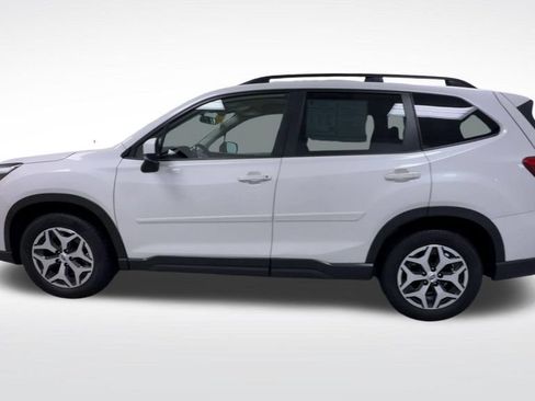 Used 2021 Subaru Forester Premium AWD/4WD image 5