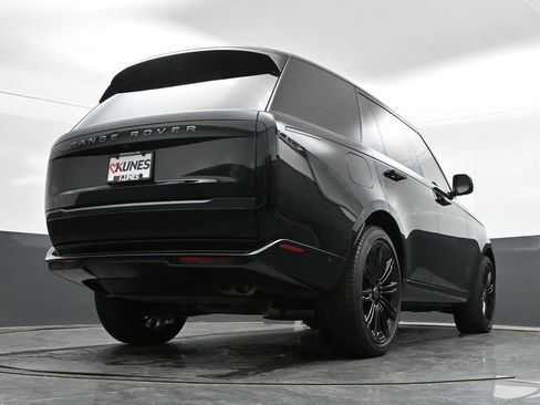 Used 2025 Land Rover Range Rover SE AWD/4WD image 39