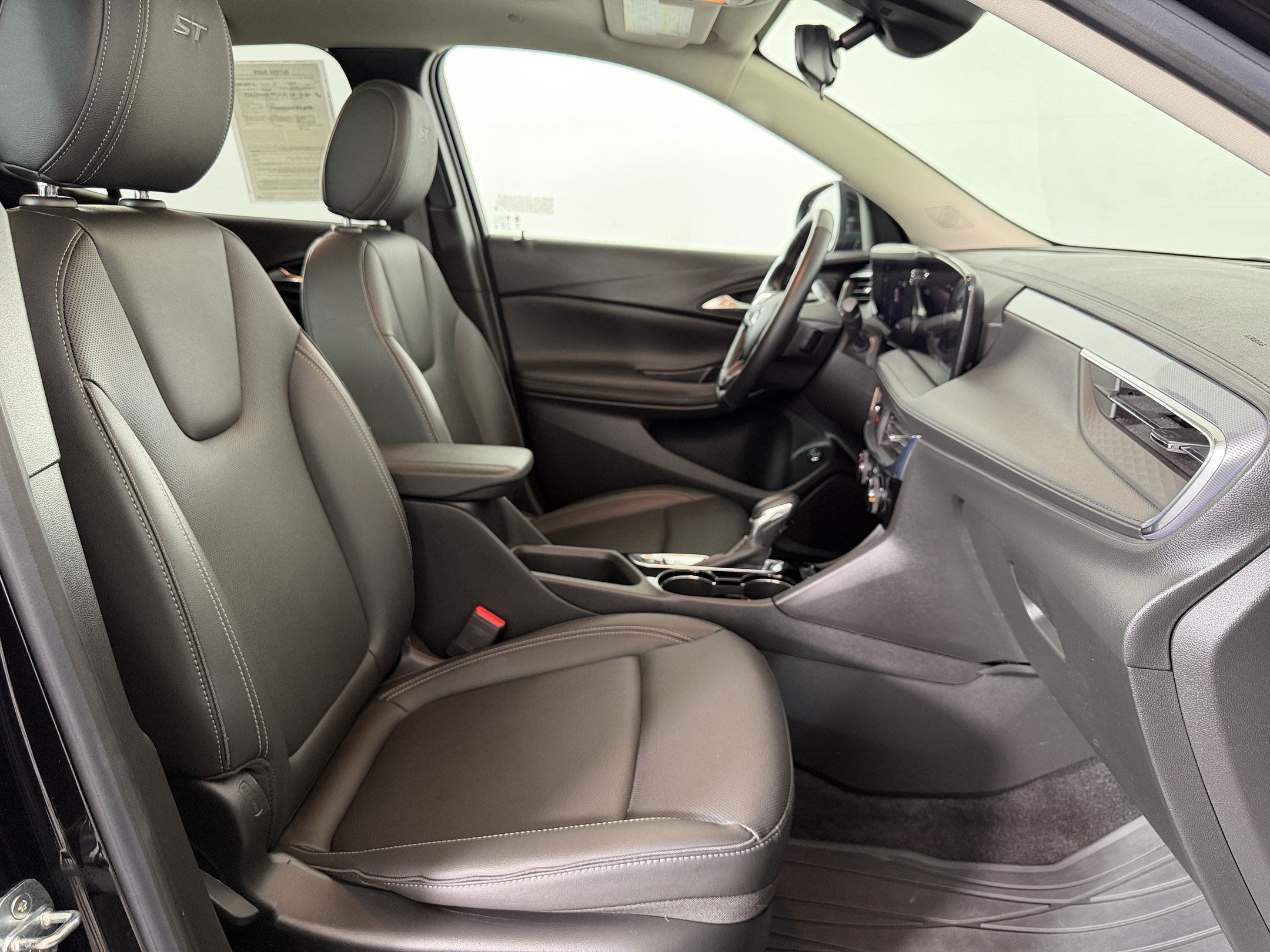 Used 2024 Buick Encore GX Sport Touring w/ Experience Buick Package FWD image 22