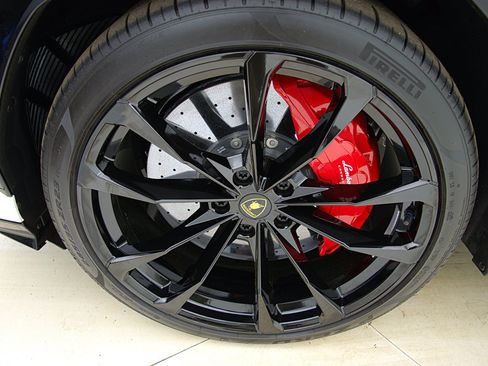 Used 2022 Lamborghini Urus AWD/4WD image 59