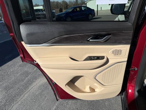 Used 2023 Jeep Grand Cherokee Limited w/ Trailer Tow Prep Group (B) image 15