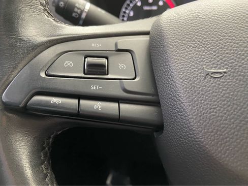 Used 2019 Cadillac XT4 Premium Luxury image 22