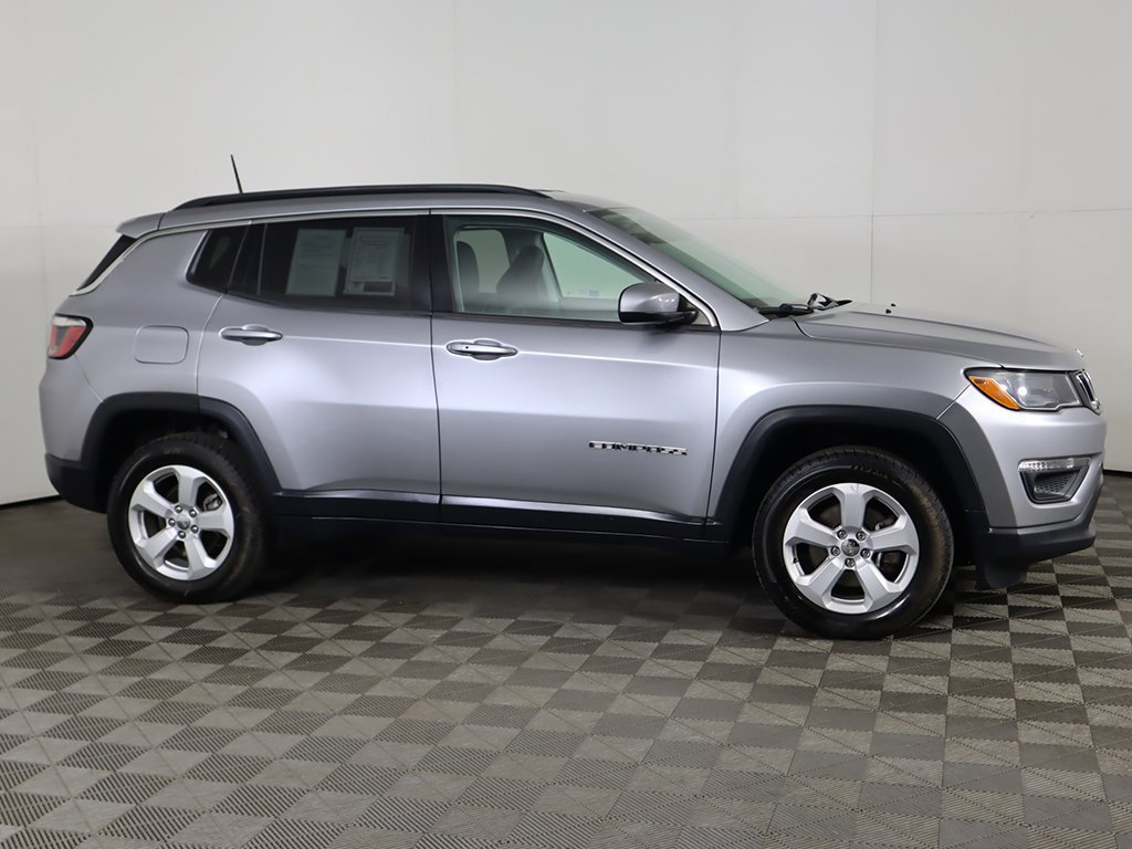 Used 2018 Jeep Compass Latitude AWD/4WD image 11