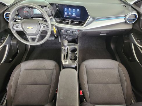 Certified 2025 Chevrolet Trax LS image 27