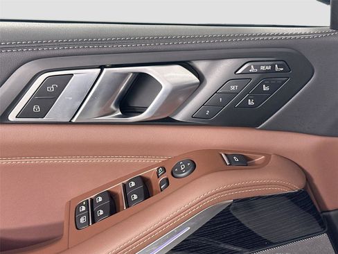 New 2026 BMW X7 M60i image 17