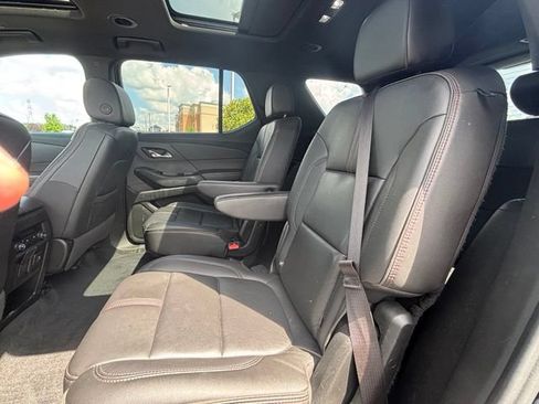 Used 2023 Chevrolet Traverse RS AWD/4WD image 34