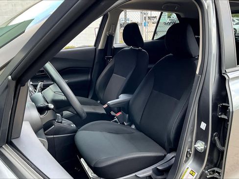 Used 2025 Nissan Kicks Play S image 7