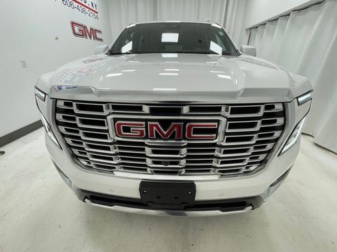 Used 2025 GMC Yukon XL Denali AWD/4WD image 2