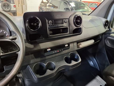 Used 2019 Mercedes-Benz Sprinter 2500 image 16