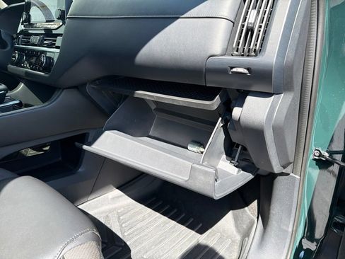 Used 2022 Nissan Pathfinder SL w/ SL Premium Package FWD image 38
