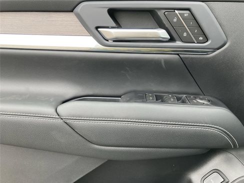 New 2026 GMC Terrain Denali w/ LPO, Floor Liner Package image 20