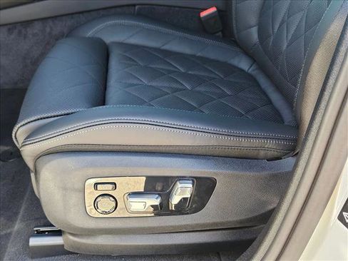 New 2026 BMW X6 xDrive40i image 4