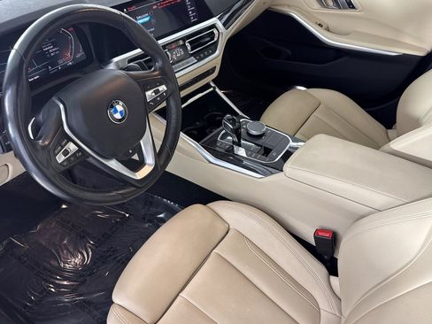 Used 2019 BMW 330i Sedan w/ Premium Package RWD image 4