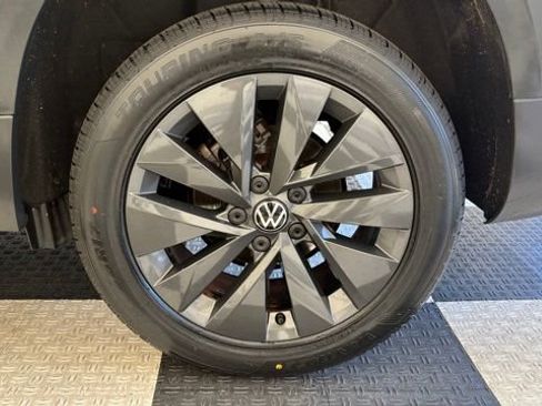 Used 2023 Volkswagen Taos S FWD image 10