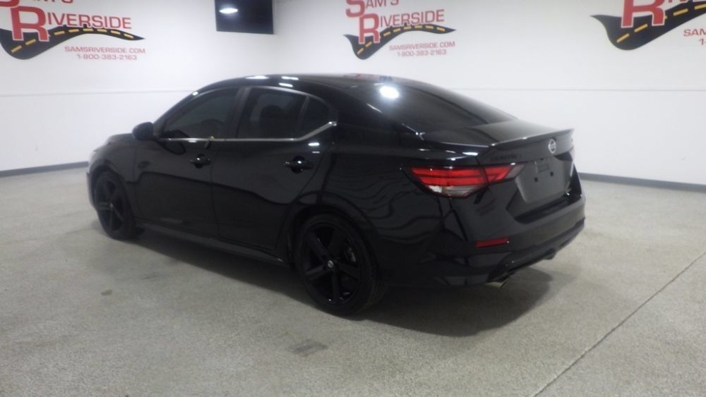 Used 2023 Nissan Sentra SR w/ Midnight Edition Package FWD image 2