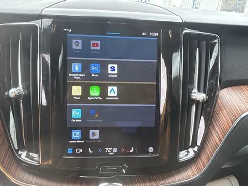 Used 2022 Volvo XC60 B5 Momentum image 21