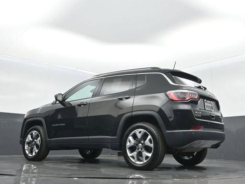 Used 2018 Jeep Compass Limited w/ Navigation Group AWD/4WD image 17