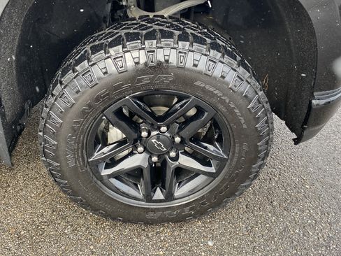 Used 2020 Chevrolet Silverado 1500 Custom Trail Boss w/ Custom Convenience Package image 28