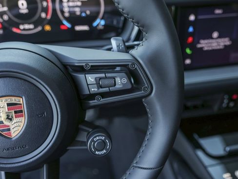 Certified 2026 Porsche Cayenne Coupe AWD/4WD image 20