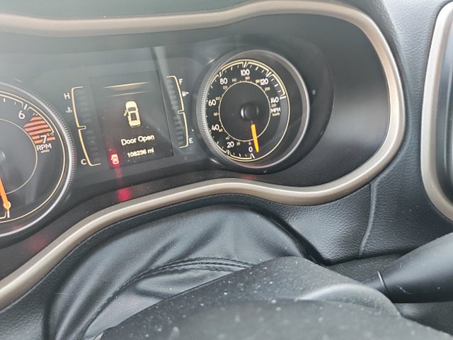 Used 2018 Jeep Cherokee Latitude FWD image 14