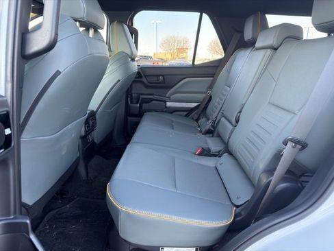 Used 2025 Toyota 4Runner 4WD image 10